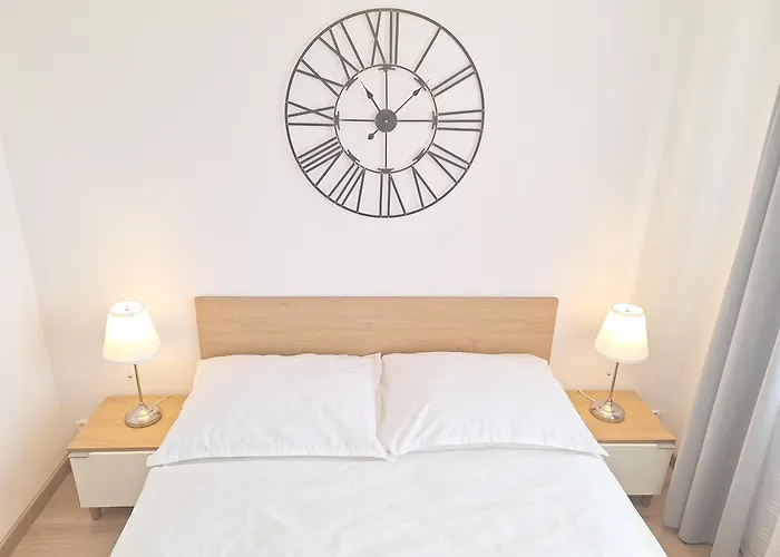 Grand Apartament - Prywatny Parking, Blisko Szpital Arkonska