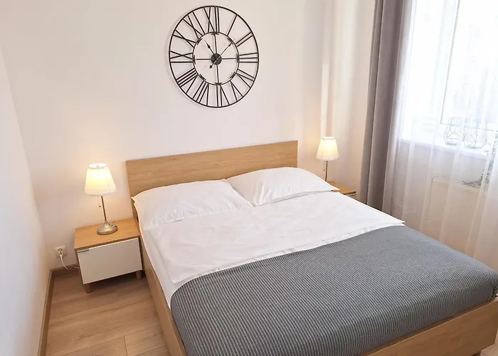 Grand Apartament - Prywatny Parking, Blisko Szpital Arkonska